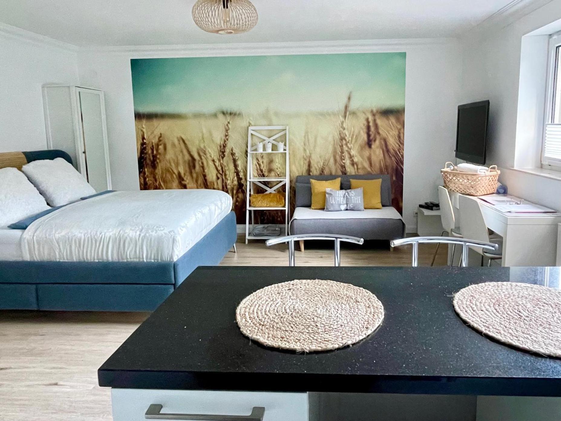 'ein Bett Im Kornfeld', Kueche, 30qm, Souterrain Apartment *